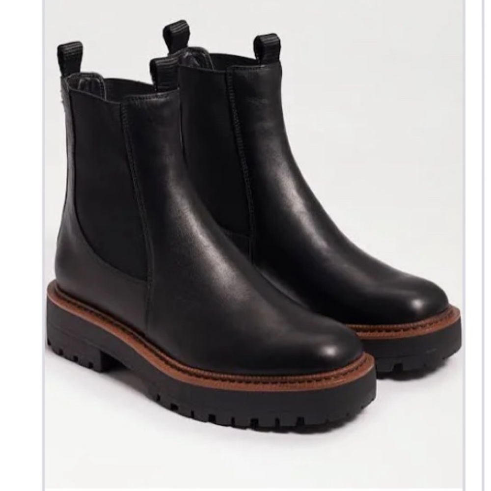 Women's Chelsea waterproof lug sole boot Steve Madden Laguna size 8 black